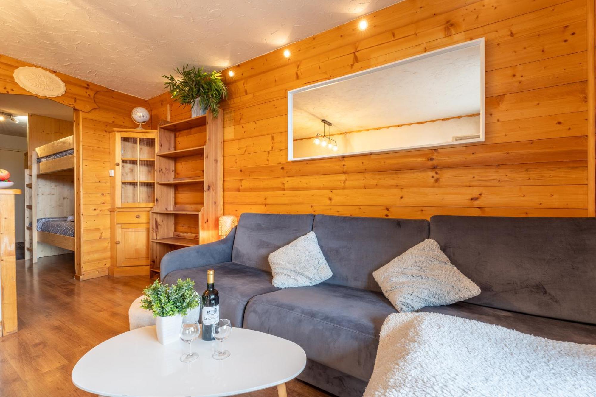 In-out - Heart Of Warm-hearted Apartment, Wifi 165 Apartamento